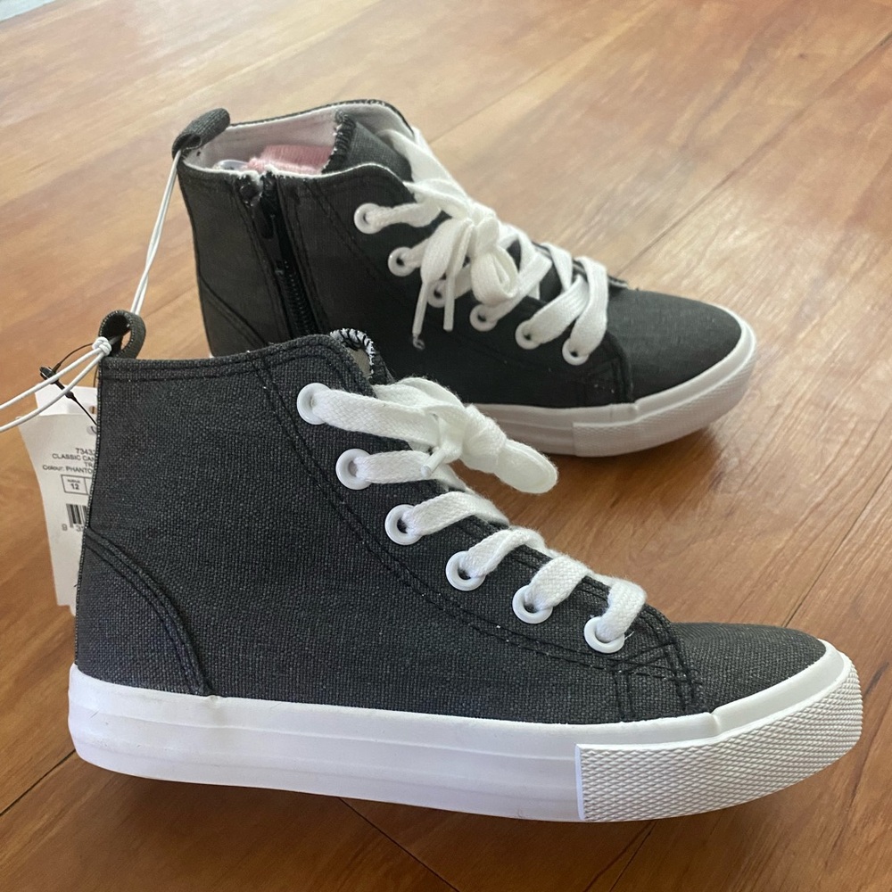 NWT Cotton On Kids classic high top shoes